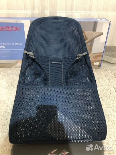 Шезлонг-качели Baby Bjorn для детей с рождения