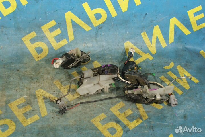 Комплект дверных замков Toyota Carina E