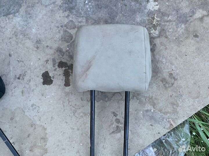 Подголовник передний scenic 2