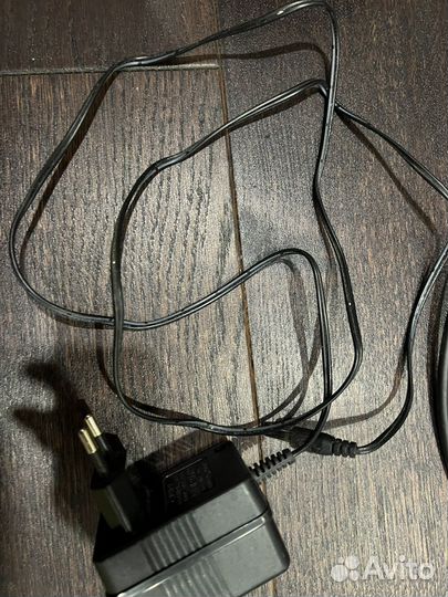 Антенна комнатная с усилителем