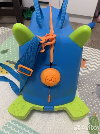 Детский чемодан каталка