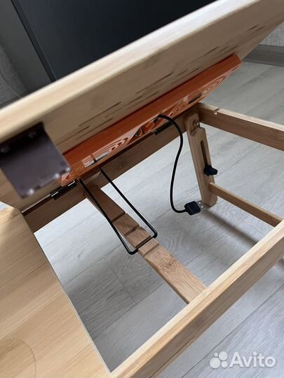 Столик для ноутбука с охлаждением