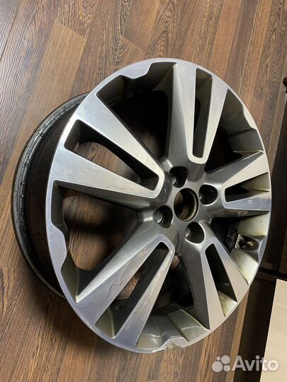 Литой диск r17 LADA vesta cross