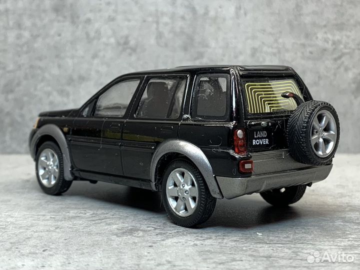 Коллекционная модель Land Rover Freelander 1:43