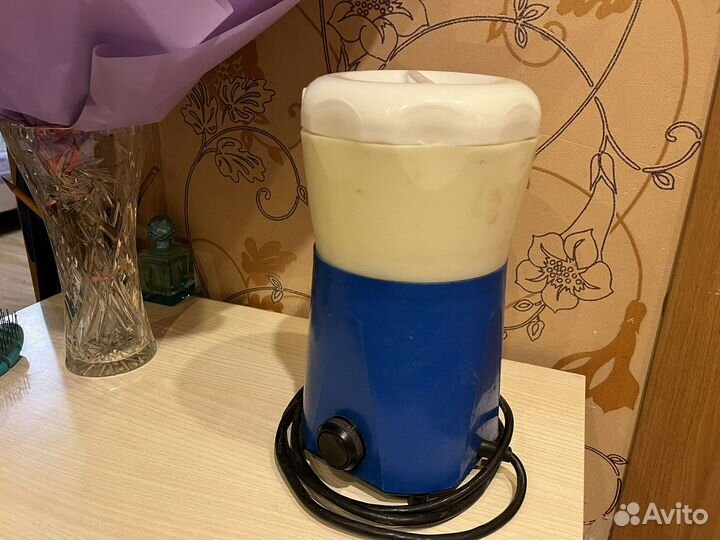 Мясорубка электрическая с насадкой кофемолки