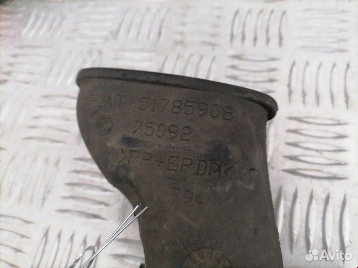 Патрубок воздушного фильтра Citroen Nemo 2008