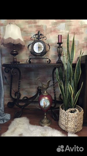 Ваза из бронзы