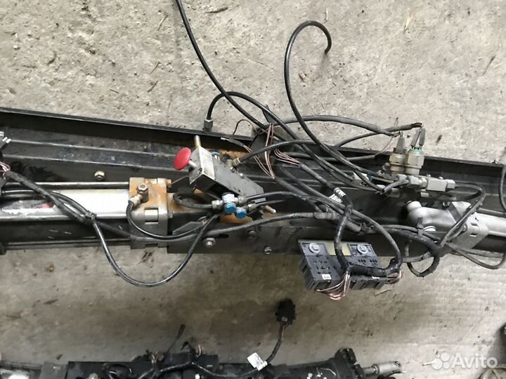 Пневмо механизмы приводы дверей автобусов camozzi