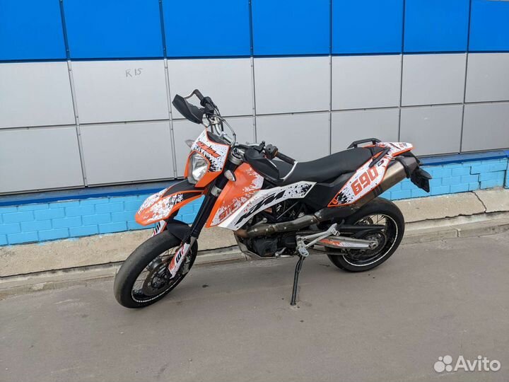 KTM 690 SMC supermoto