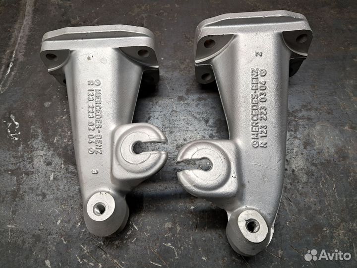 Mercedes w123 m110 лапы двигателя