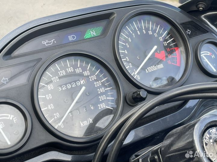 Kawasaki zzr 600