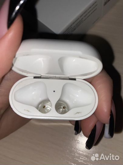 Беспроводные наушники apple airpods 1