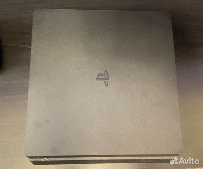 Sony PS4 slim + Fifa 23 + 2 геймпада