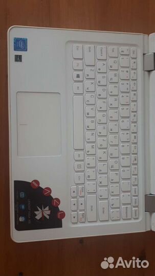 Ноутбук Lenovo yoga 300