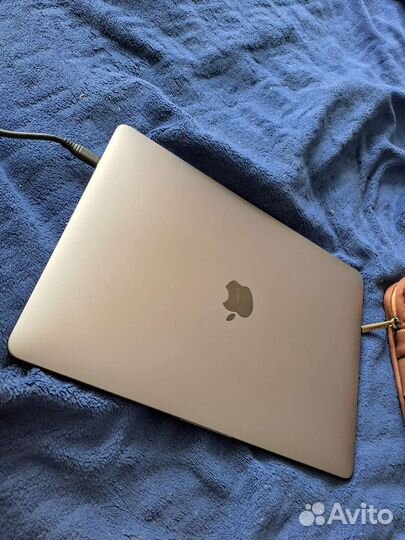 Macbook pro 13 2019 256gb