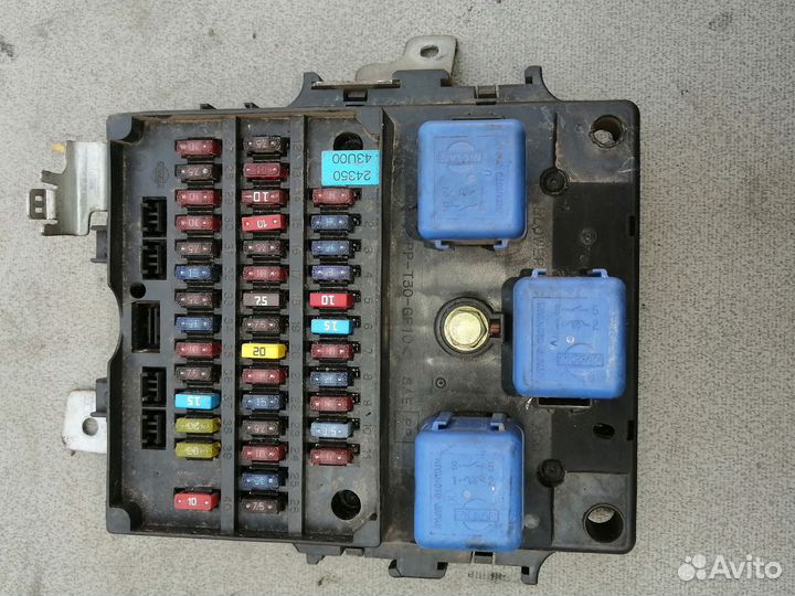 Блок предохранителей Nissan Maxima (A32) 1994-2000