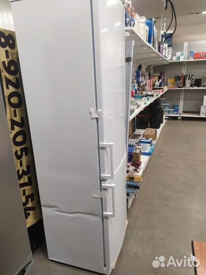 Холодильник двухкамерный новый