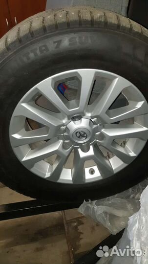 265 60 18 Nokian Hakkapeliitta 7 SUV на Дисках