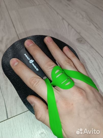 Новые лопатки для плавания Mad Wave