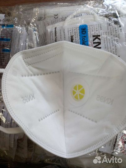 Маска защитная с клапаном (респиратор) KN95