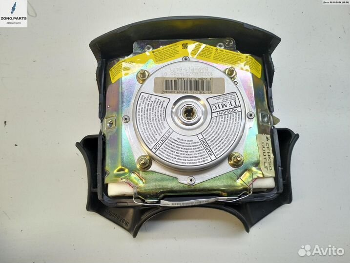 Подушка безопасности (Airbag) водителя 3A0880201B на Volkswagen Golf-3
