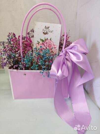 Букет из гипсофилы с чаем