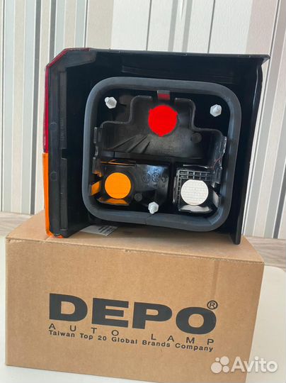 Фонарь задний правый 441-1919R-UE фольксваген Т-4