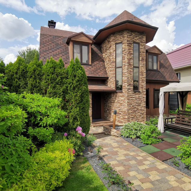Дом 252 м² на участке 7,5 сот.