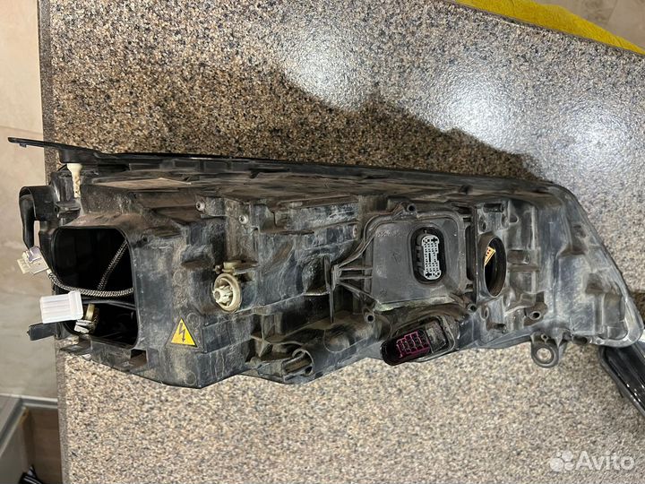 Передние фары на volkswagen touareg