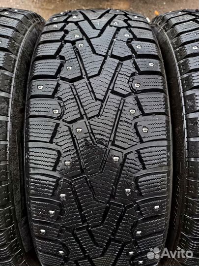 Pirelli Ice Zero 215/55 R17