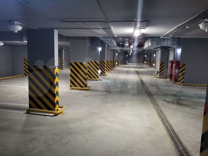 Машиноместо, 13 м²