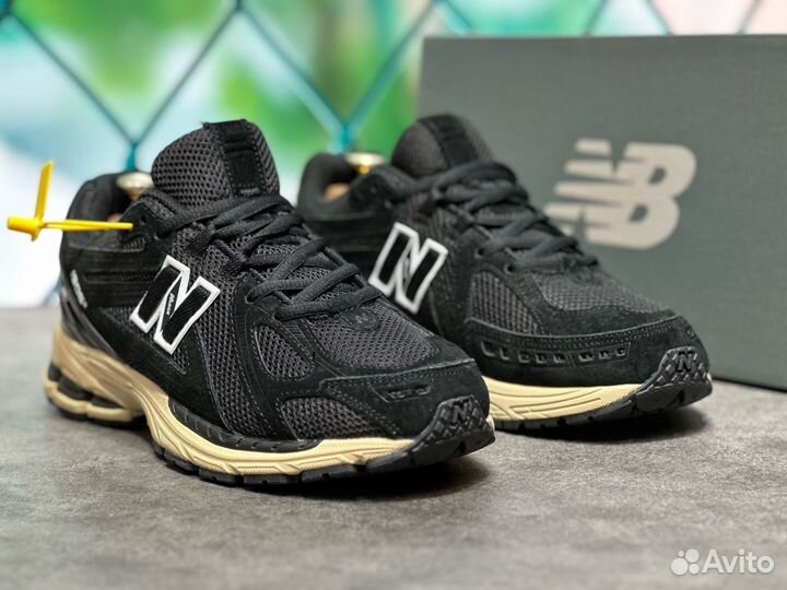 New Balance 1906R в черном цвете