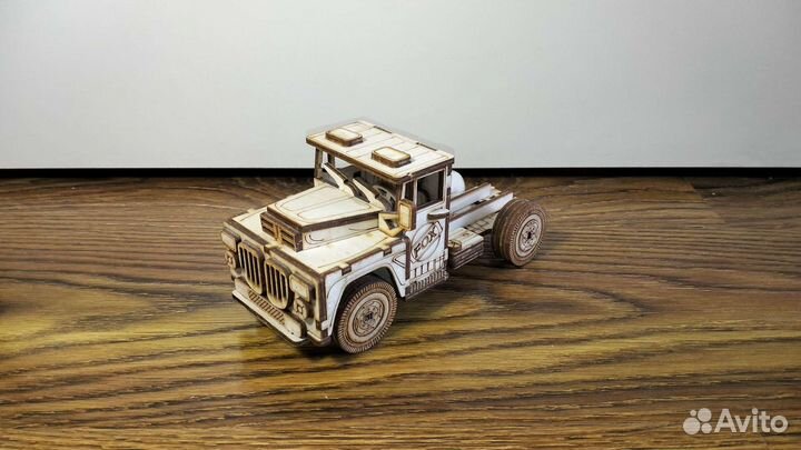 Сборная деревянная модель treonio машинка