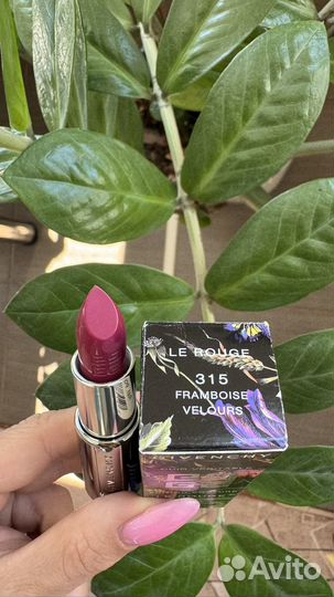 Губные помады Givenchy, Guerlain новые