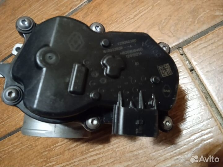 Тросельная заслонка