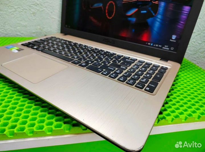 Шикарный ноутбук Asus X540S для учебы, развлечений