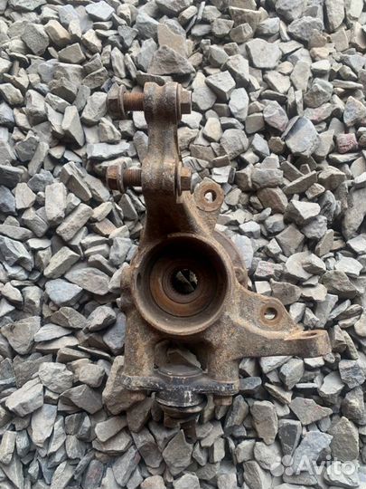 Кулак поворотный передний правый Hyundai Elantra