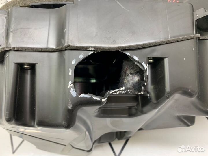 Сабвуфер задний оригинал Lexus RX350L RX450H 17