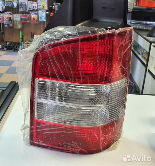 Фонарь задний VW Transporter T5 левый