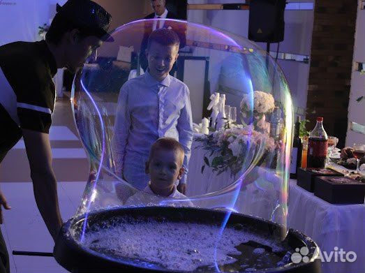 Шоу гигантских мыльных пузырей