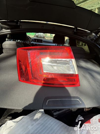 Задний левый фонарь Skoda Octavia