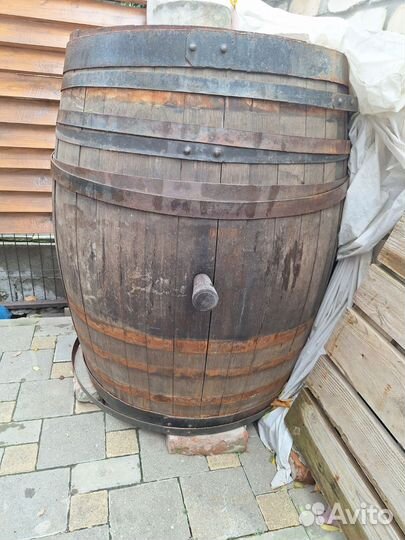 Дубовая бочка 300 литров