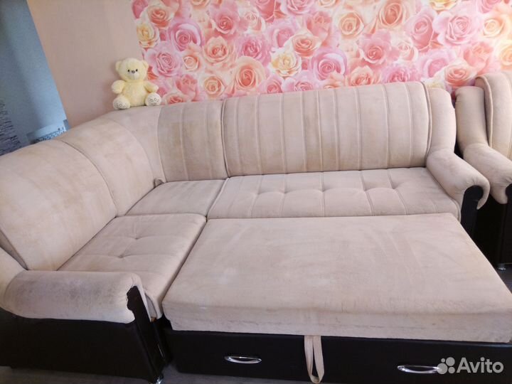 Угловой диван и кресло бу