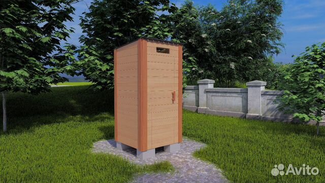 Прочный дачный туалет деревянный