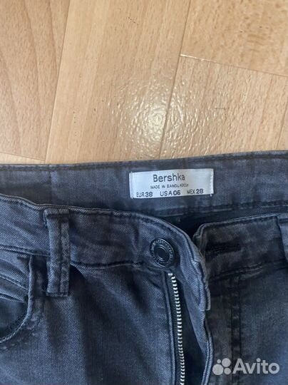 Джинсы bershka