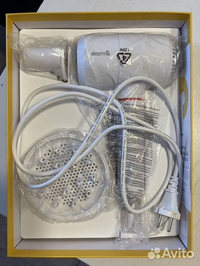 Фен deerma DEM-CF30W