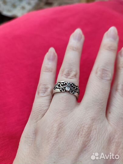 Серебряное кольцо