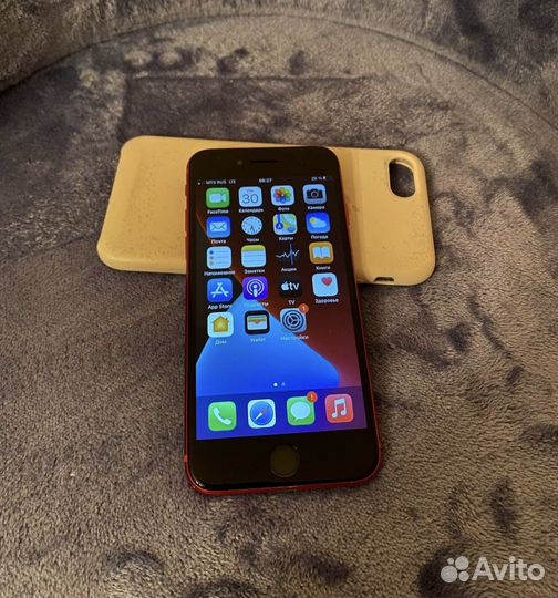 iPhone 8, 64 ГБ