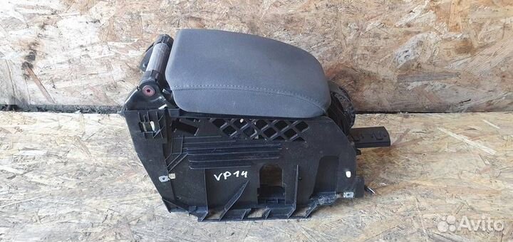 Подлокотник Volkswagen Golf V 2003-2009