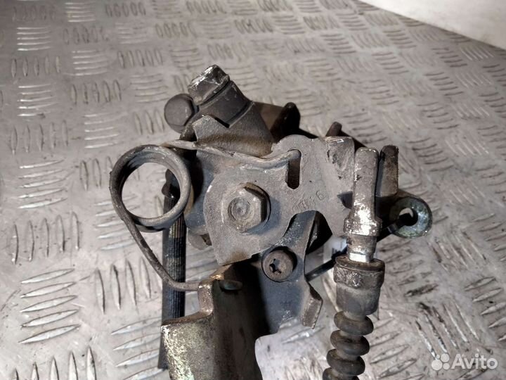 Суппорт задний правый Honda Accord 7